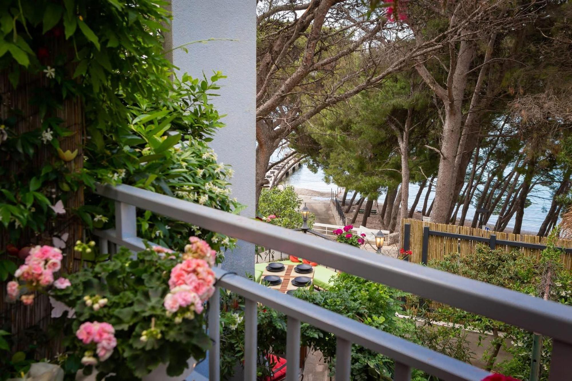 Beachfront Apartment Romilda Makarska Dış mekan fotoğraf