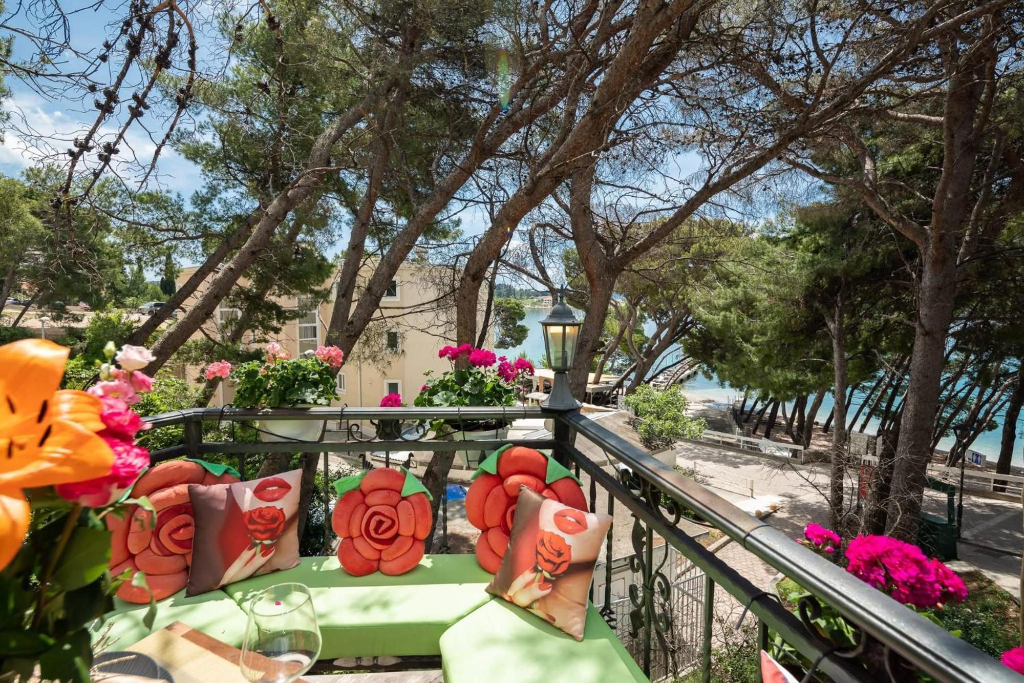 Beachfront Apartment Romilda Makarska Dış mekan fotoğraf